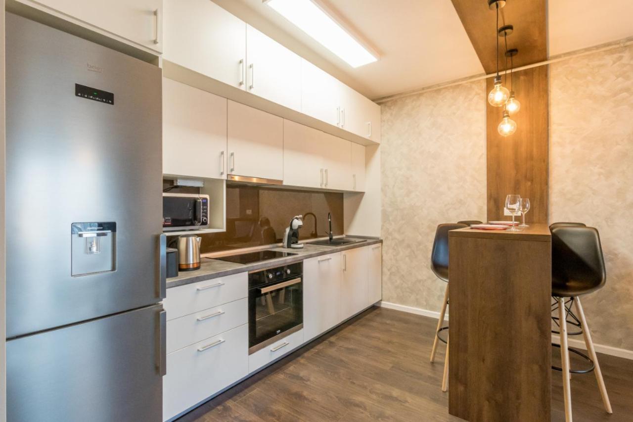 Modern Downtown Apartment Cluj-Napoca Exterior photo